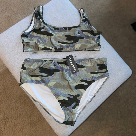 *NWT* Plus Size Boohoo Camo Bikini - Picture 1 of 2